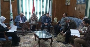 مناقشة مقترح لإنشاء برنامج نوعى للإنتاج التليفزيونى والسينمائى بآداب المنصورة