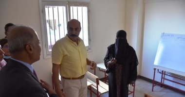 محافظ أسوان: فتح مجمع مدارس بمنطقة حى السلام لإيواء متضررى السيول