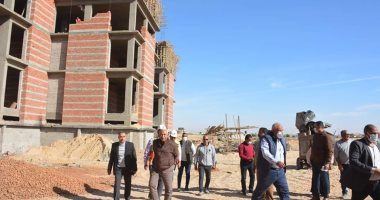 محافظ الوادى الجديد يوجه بتشغيل مجمع المصالح الحكومية المميكن بالطاقة الشمسية