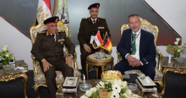 لقاءات ثنائية مكثفة لقادة الأفرع الرئيسية وكبار قادة القوات المسلحة فى "إيديكس 2021"