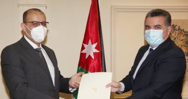سفير مصر الجديد بالأردن يسلم نسخة من أوراق اعتماده لأمين الخارجية الأردنية