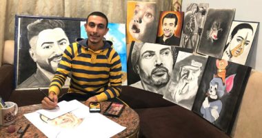 إبداع وجمال..شاب موهوب يرسم الطبيعة ويجسد الواقع بمستحضرات التجميل.."مؤمن"يبدع فى رسم البورتريهات ويحول الخيال لواقع ينبض بالحياة..احترف الرسم منذ طفولته..واختار الرسم بأدوات التجميل للتميز.فيديو وصور