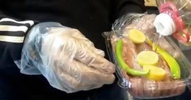 بائع فسيخ بدرجة ليسانس.. ورثت المهنة أبا عن جد ومشتغلتش بشهادتى.. فيديو