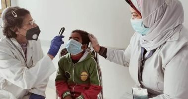 حياة كريمة.. تقديم الخدمات الطبية لـ 1599 حالة بقافلة طبية بالشيخ عبادة فى المنيا