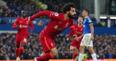 محمد صلاح يسجل ثنائية فى سحق ليفربول لإيفرتون برباعية.. نجمنا المصرى يعزز صدارة الهدافين.. الفرعون يؤكد: أتمنى تحقيق البريميرليج ودورى الأبطال وتسجيل المزيد من الأهداف.. ويرفض التعليق على مركزه فى الكرة الذهبية