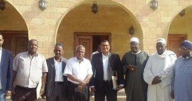 حياة كريمة.. بدء مشروع الصرف الصحى بقرية غرب أسوان