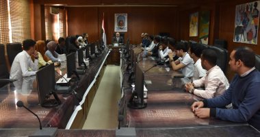 رئيس جامعة الأقصر يلتقي بقيادات اتحاد طلاب العام الماضي ويهنئ المجلس الجديد