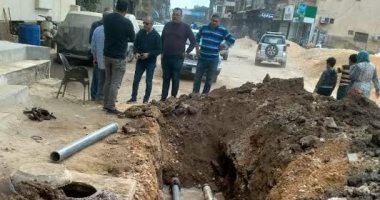 إصلاح هبوط أرضى وكسر بشبكة الصرف ومواسير المياه بشارع أحمد عرابى بميت غمر الدقهلية