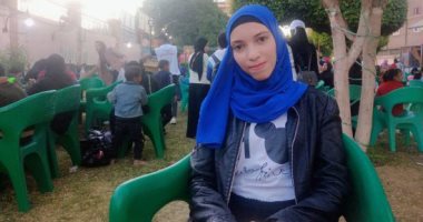 هنفرحهم.. مبادرة فتاة توزع سبح فى الشواع بقنا وتتطوع باصطحاب أطفال للتنزه