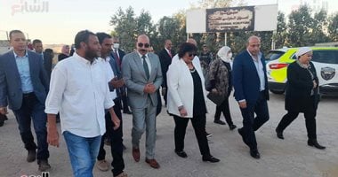وزيرة الثقافة تشهد ختام سمبوزيوم أسوان الدولى لفن النحت.. فيديو وصور