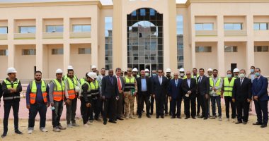 وزير التعليم العالي يتفقد منشآت الجامعة التكنولوجية ببرج العرب