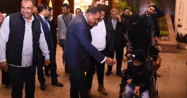محافظ مطروح يشهد احتفالية بيوم ذوي الهمم ويدعمهم