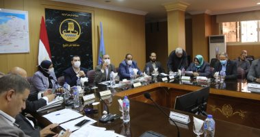 محافظ كفر الشيخ يستمع لطلبات أعضاء مجلسى النواب والشيوخ ويوجه بسرعة الاستجابة.. صور