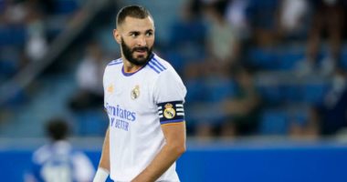 ريال مدريد يحتفل بعيد ميلاد كريم بنزيما الـ33.. "فيديو" 