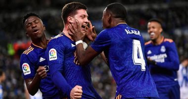 ريال مدريد يتخطى سوسيداد بثنائية ويعزز صدارة الدورى الإسباني.. فيديو