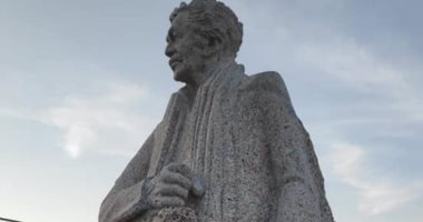 شاهد تمثال آدم حنين فى ختام سمبوزيوم أسوان الدولى للنحت