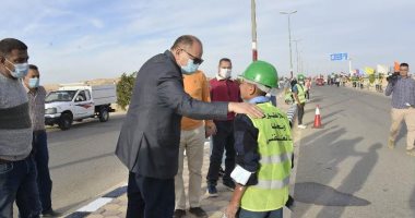 محافظ أسيوط يتفقد أعمال مبادرة "يالا نطورها ونجملها بالتعليم الفنى"