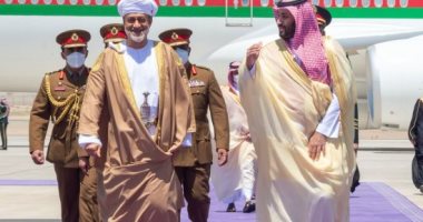 تنطلق غداً من مسقط وتستمر 5 أيام.. جولة ولى العهد السعودى فى 6 دول خليجية استعداداً للقمة 42 لدول مجلس التعاون.. الملف النووى وتعزيز أمن المنطقة وتوقيع اتفاقات اقتصادية فى صدارة اهتمامات جولة محمد بن سلمان 