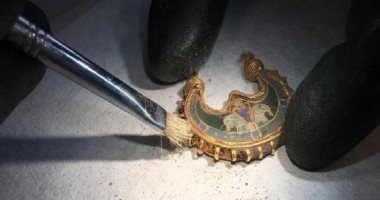 العثور على قرط ذهبي في حقل بالدنمارك يعود للقرن الـ11