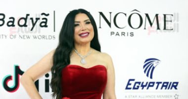 أحمر X أحمر.. فنانات بنفس لون الفستان فى ختام القاهرة السينمائى