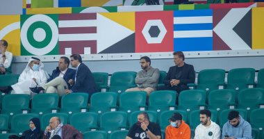 رينارد يزور منتخب المغرب ويهنئ اللاعبين على الأداء المميز فى كأس العرب