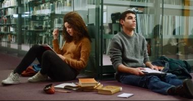اليوم.. قصة حب تجمع شابا وفتاة بفيلم "مجنون فرح" بمهرجان القاهرة السينمائي