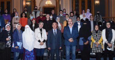 محافظ الإسكندرية يكرم الفائزين بالمراكز الأولى بمسابقة التصوير الفوتوغرافى