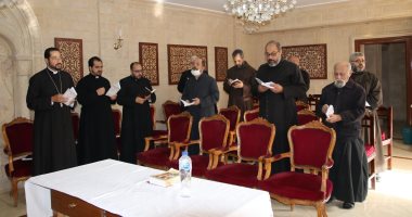بطريرك الأقباط الكاثوليك يلتقى بكهنة الإيبارشية فى المقر البطريركى