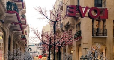 إليسا تنشر صورة لزينة الكريسماس فى أحد شوارع بيروت استعدادًا للاحتفالات
