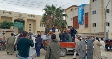 توفوا بالزى المدرسى.. تشييع جثامين 3 أطفال أشقاء فى حادث انهيار منزل بنى سويف