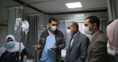 محافظ كفر الشيخ يطمئن على مصابى حادث تصادم 3 سيارات ويقدم تعازيه لأسر المتوفين 