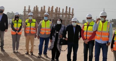 وفد الوكالة الأمريكية للتنمية الدولية يزور مشروع محطة مياه الهنادي بالأقصر