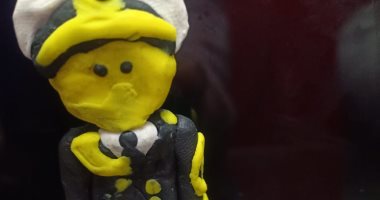 بالصلصال والكارتون.. "هشام"يشارك موهبته فى تشكيل المجسمات