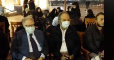 يحيى الفخرانى أول الحاضرين فى عزاء شقيق مجدى الهوارى 