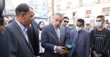 إطلاق قافلة لتوفير المواد الغذائية بأسعار مخفضة للمواطنين فى سوهاج.. صور