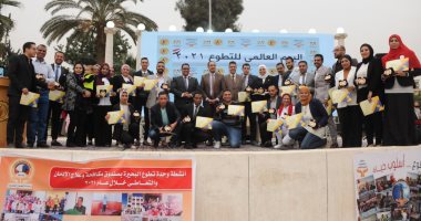 تكريم المتطوعين المشاركين فى تنفيذ البرامج التوعوية عن أضرار المخدرات بقرى "حياة كريمة"