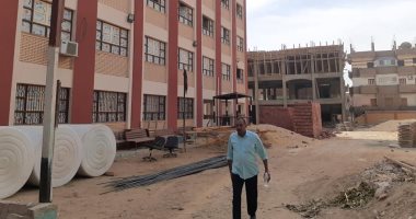 حياة كريمة بالأقصر.. استمرار العمل فى إنشاء جناح بمدرسة المساوية الإعدادية