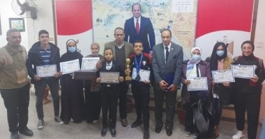 مدير تعليم القليوبية يكرم الطلاب الموهوبين والمخترعين الحاصلين على مراكز عالمية