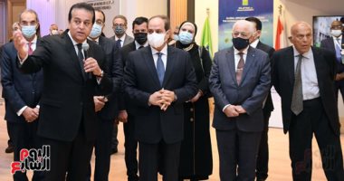 وزير التعليم العالى عن زرع شرائح داخل الإنسان: "البحث سيكون برمش العين"
