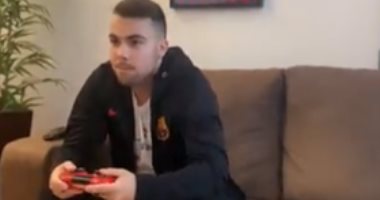 منصات السوشيال ميديا تسخر من جماهير نادي برشلونة بعد الخروج من دوري الأبطال.. فيديو وصور