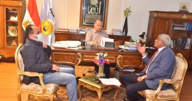 محافظ أسيوط يواصل لقاءاته الدورية بأعضاء مجلس النواب لحل مشاكل المواطنين.. صور