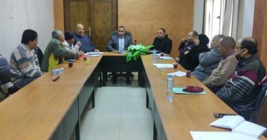 وكيل "زراعة الفيوم" يبحث حل مشاكل المزارعين على مستوى مراكز المحافظة