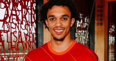 أرنولد يتوج بجائزة أفضل لاعب فى ليفربول خلال شهر نوفمبر