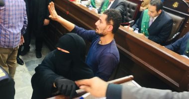 والدة سفاح الإسماعيلية فى تحقيقات النيابة: خرجته من المصحة علشان الفلوس