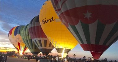 عودة رحلات البالون الطائر لسماء الأقصر مع تحسن الطقس.. صور