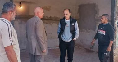 نائب مدينة دكرنس يحيل صاحب شقة للعرض على النيابة بعد تحويله لمحل وإيقاف الأعمال