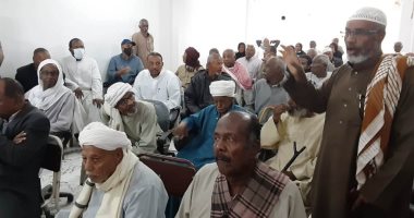 محافظ أسوان يتابع نتائج جلسات الإستماع بالقرى المدرجة ضمن مبادرة "حياة كريمة "