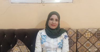 بنت بنى سويف.. "أمل" تساعد السيدات على التعليم ومحو الأمية ومحاربة الزواج المبكر