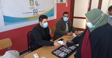 الكشف على 725 مواطنا بقافلة "عنيك فى عنينا" بقرية كفر دمنهور فى الغربية