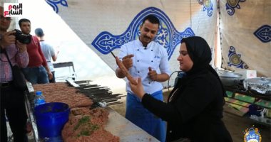 حكاية طباخين الأفراح بيأكل آلاف الأفراد فى ساعتين.. والفرح يتكلف ٧٠ ألف جنيه.."فيديو"